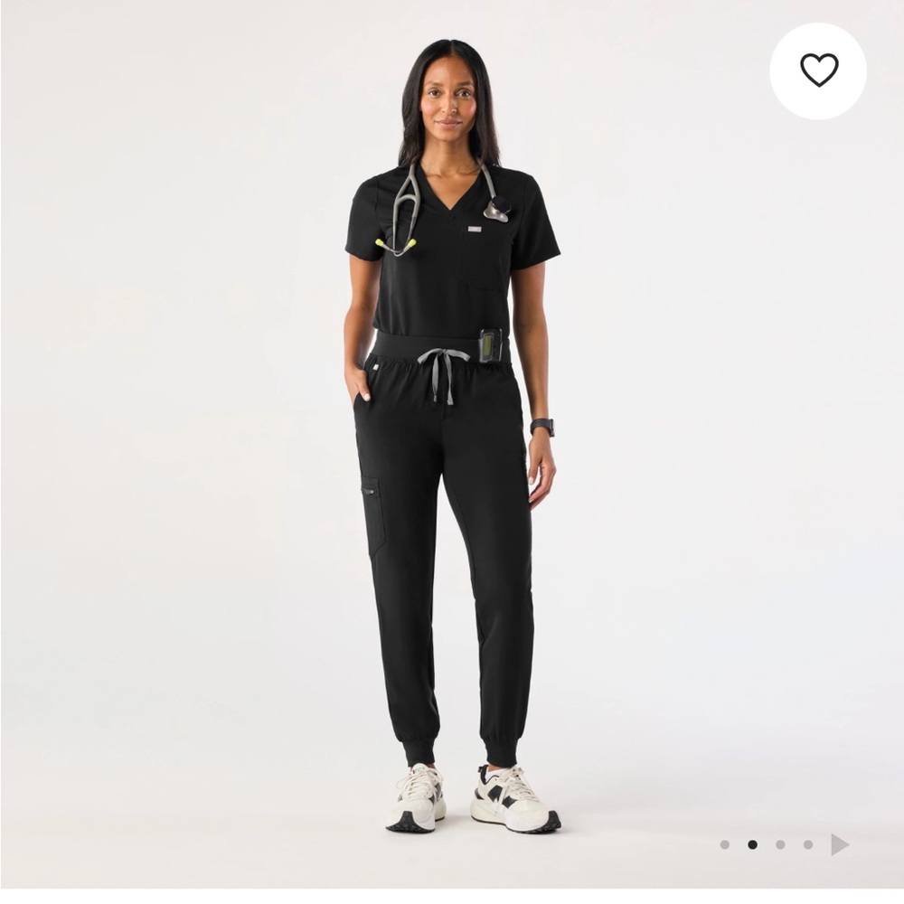 Black Zamora™ - Petite Jogger Scrub Pants